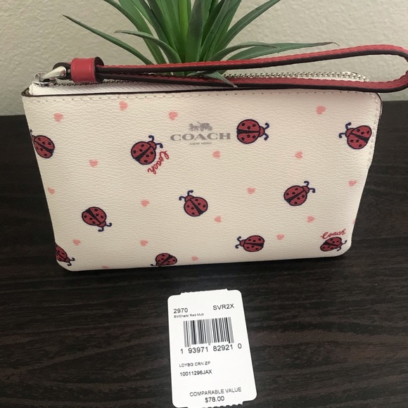 SOLD🚫Coach Corner Zip Wristlet with Ladybug Print - Picture 4 of 7